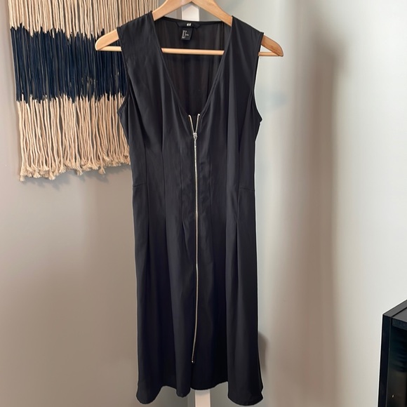 H&M Sleeveless Slip Dress, size 6 - Picture 1 of 10